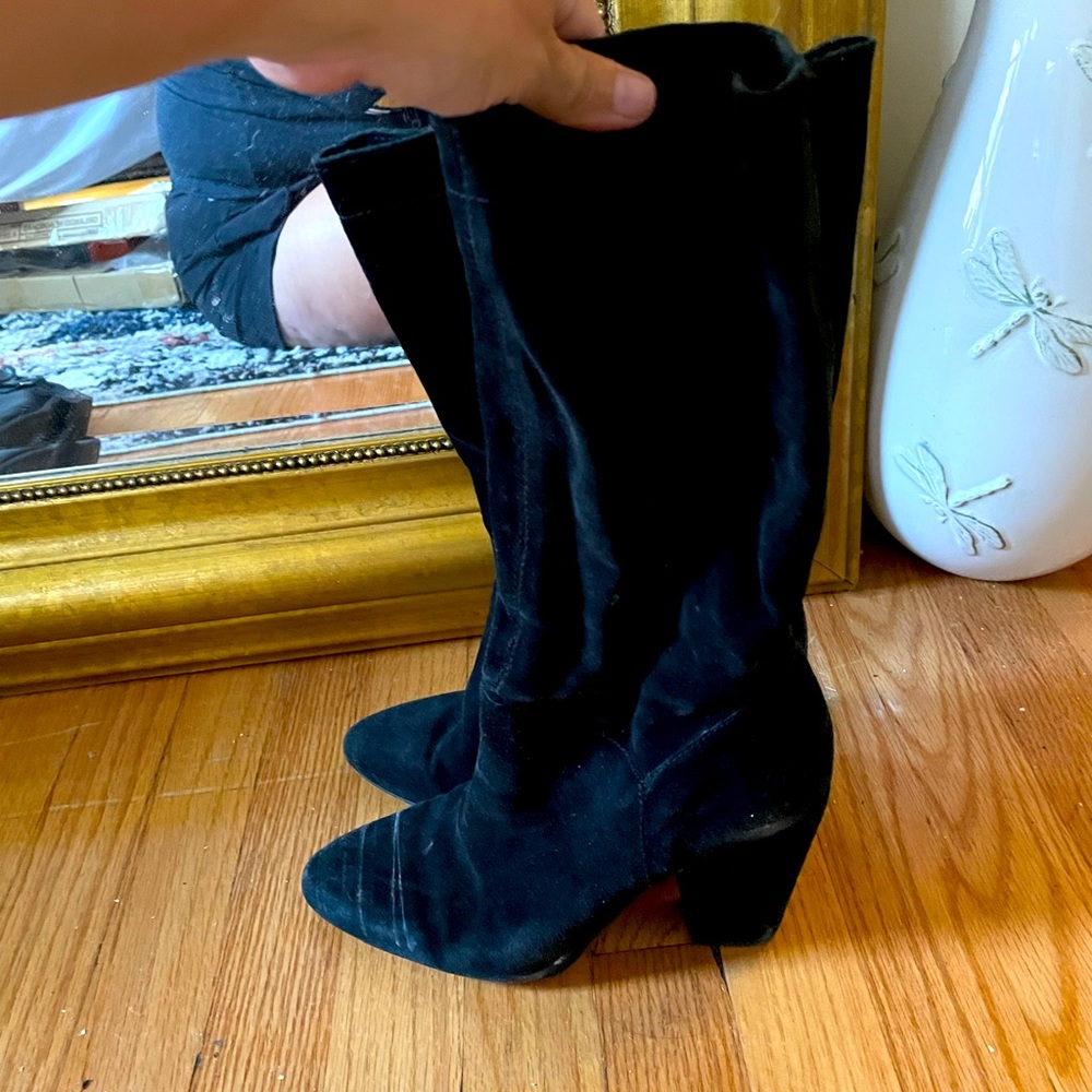 Suede slouch heeled boots